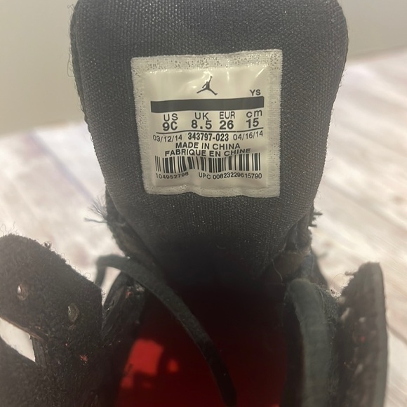 Jordan’s - Picture 3 of 4